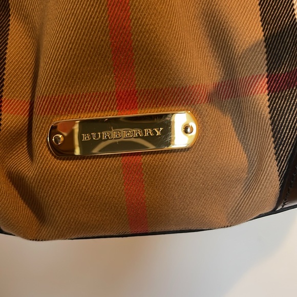 Burberry Haymarket Check tote with leather bottom and dust bag - Picture 3 of 17
